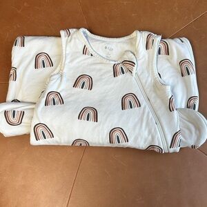 Kyte BABY White Sleep Sack with Rainbow Design